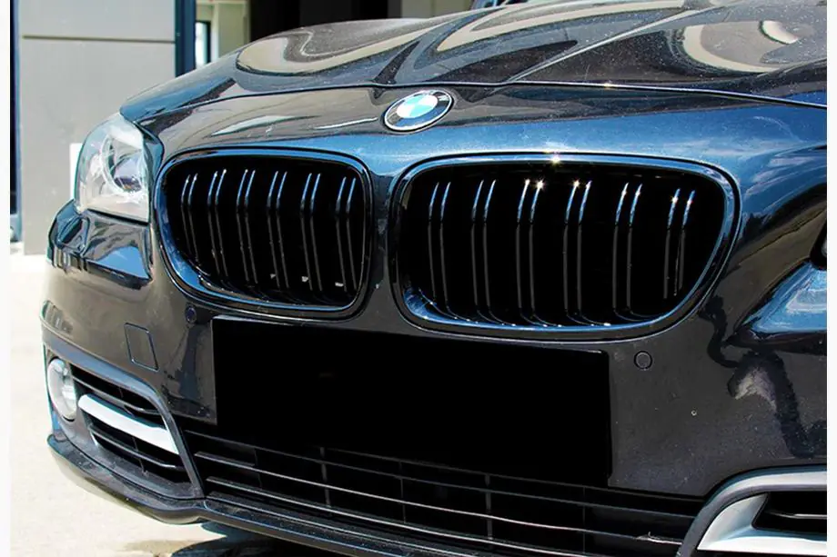 BMW 5-serien F10/F11 2010–2016 Njurgaller M-Look (svart högglans) Image
