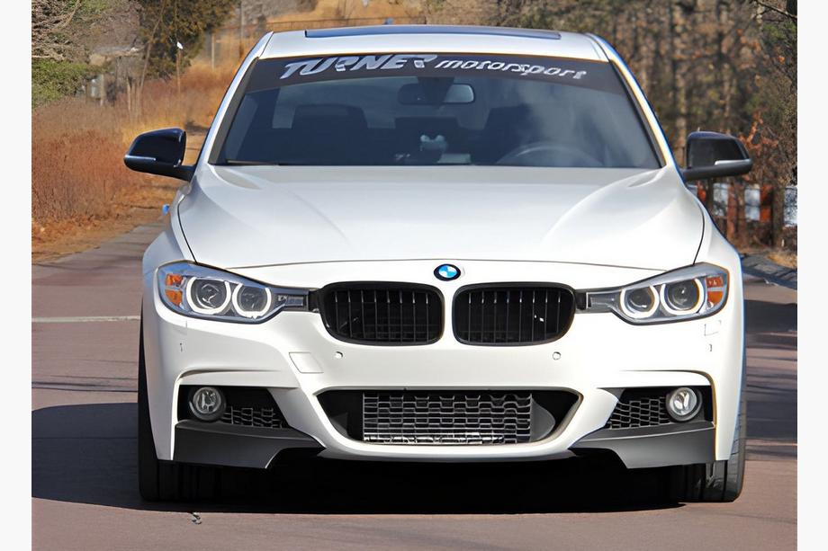 BMW 3-serien F30/F31 2012–2019 Frontläpp DPT Flap (för M-Performance, svart högglans) Image