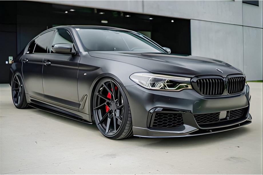 BMW 5-serien G30/G31 2017–2023 Frontläpp till främre stötfångare DPT Lip V1 (för M-Performance 2017-2020, blank svart) Foto 1