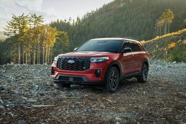 Test av uppdaterade amerikanska SUV:en Ford Explorer 2024