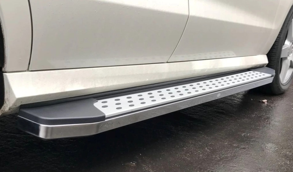 Varför behövs sidokjolar på bilen?
