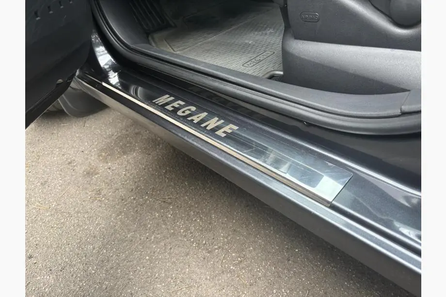 Renault Megane II 2004–2009 Instegslister (Carmos, 4 st, stål) Image