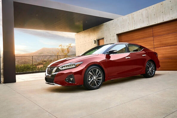 Test av den bekväma och eleganta Nissan Maxima-sedanen
