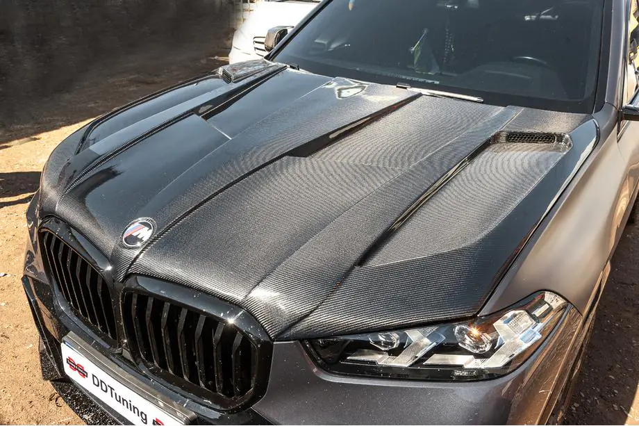BMW X5 G05 2019–2026 Kolfiberhuv V2 (G05/F95) Foto 1