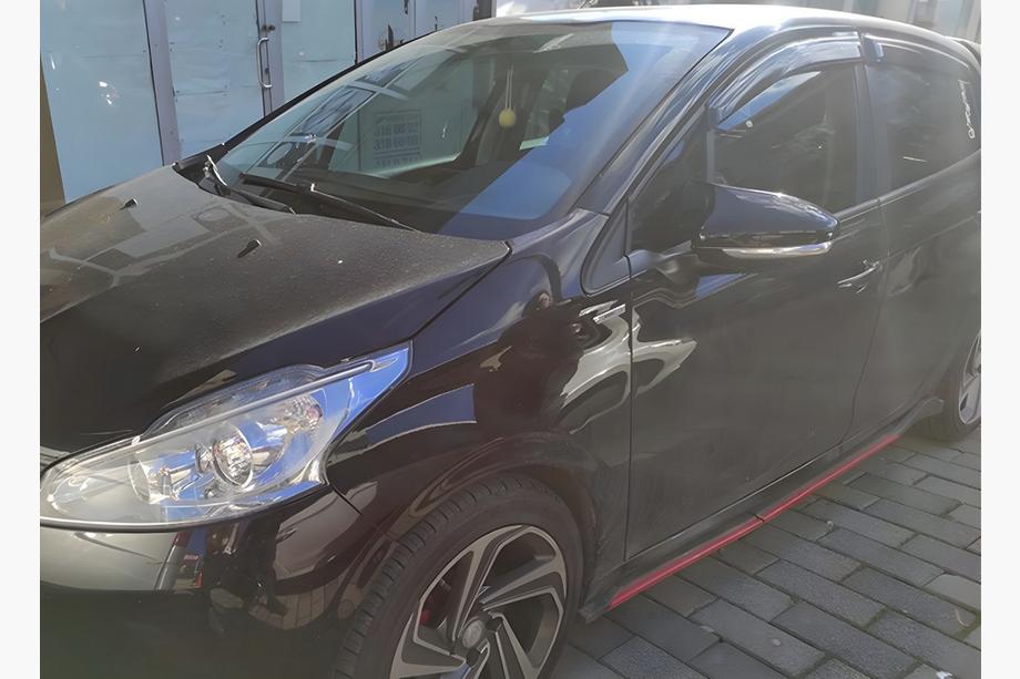 Peugeot 208 2012–2019 Spegelkåpor BMW-Style (2 st.) Image
