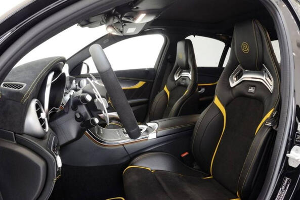 Interiörtuning för bilen: säten, ratt och klädsel