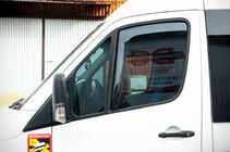 Mercedes Sprinter W906 2006–2018 Vindavvisare, insticksmodell (halvtransparenta, 2 st., Cagatay) foto 2