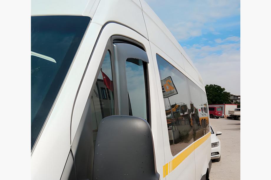 Mercedes Sprinter W907/W910 2018– Vindavvisare, insticksmodell (halvtransparenta, 2 st., Cagatay) Foto 2