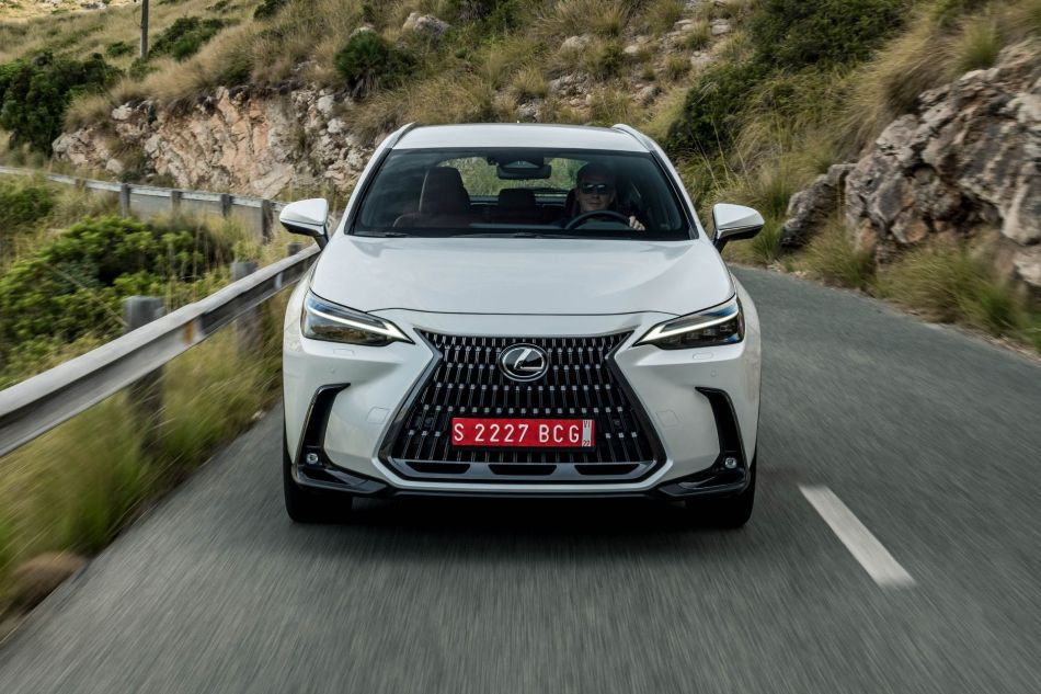 Test av Lexus NX II generation: sportighet och komfort i en