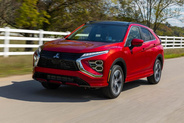 Test av Mitsubishi Eclipse Cross: utveckling åt rätt håll