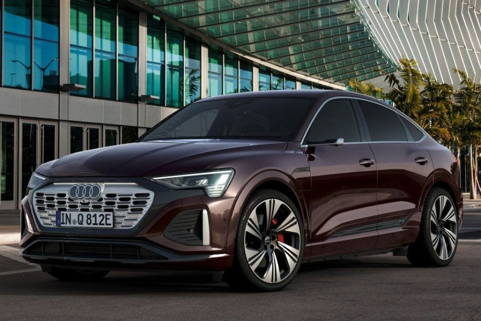 Test av den högpresterande elektriska crossovern Audi Q8 Sportback e-tron