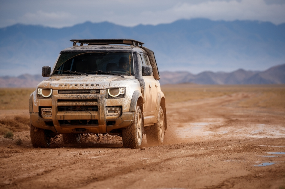Test av den stora och kraftfulla SUV:en Land Rover Defender 110