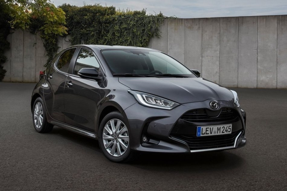 Subkompakt halvkombi: Mazda 2 Hybrid