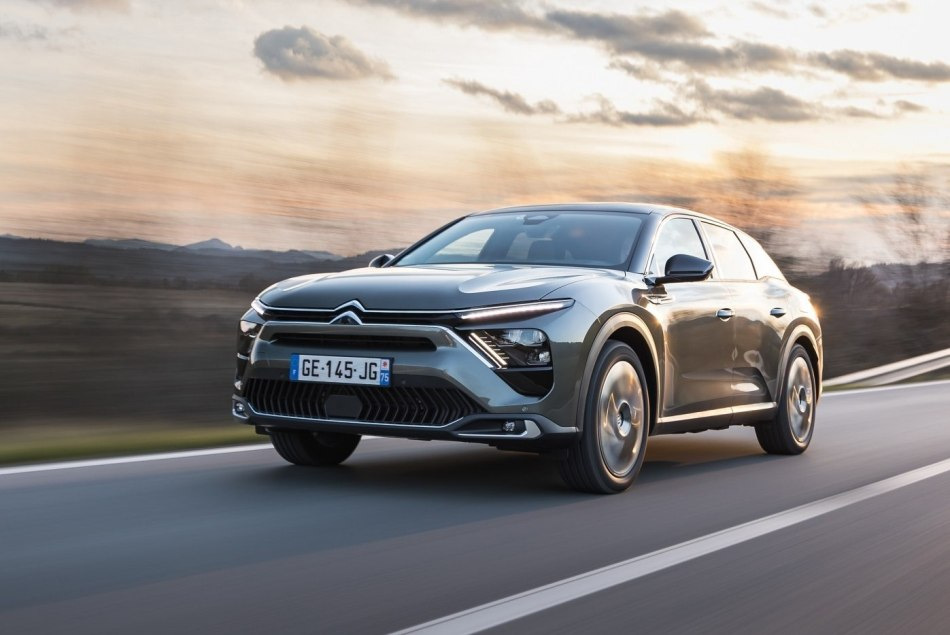 Test av Citroen C5 X: ny syn på komfort och design