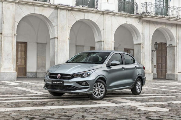Test av sedanen Fiat Cronos