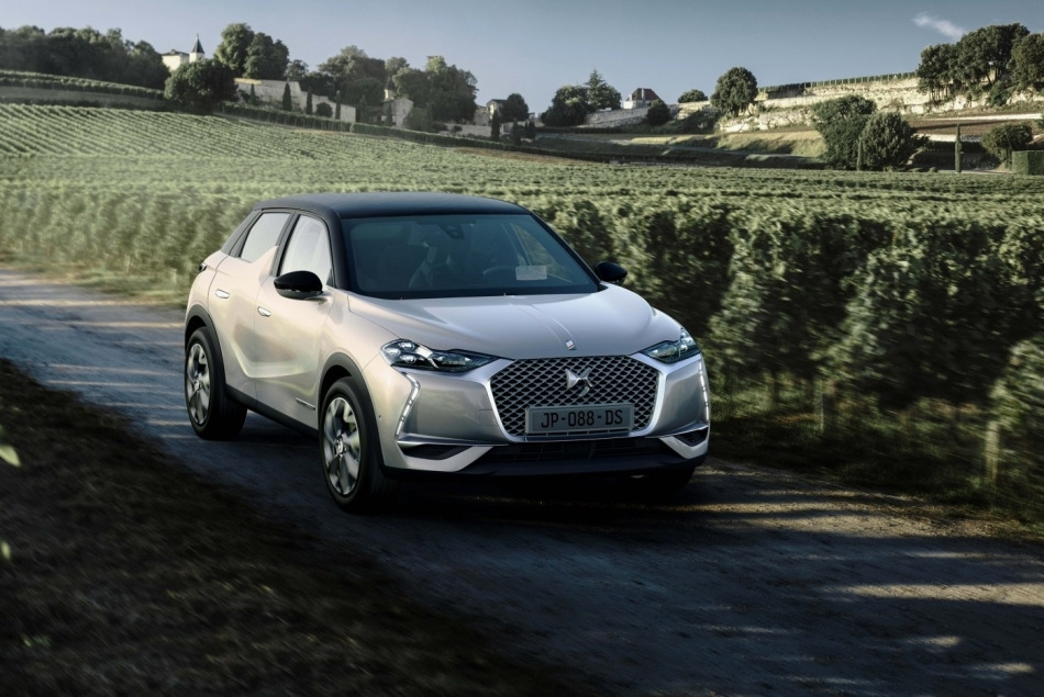 Test av den högteknologiska crossovern DS 3 Crossback