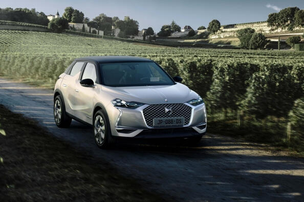 Test av den högteknologiska crossovern DS 3 Crossback