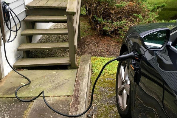 Så använder du elbilen för att driva huset: fördelar och möjligheter