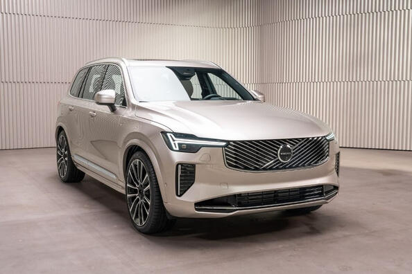 Test av uppdaterade Volvo XC90 i andra generationen 2025