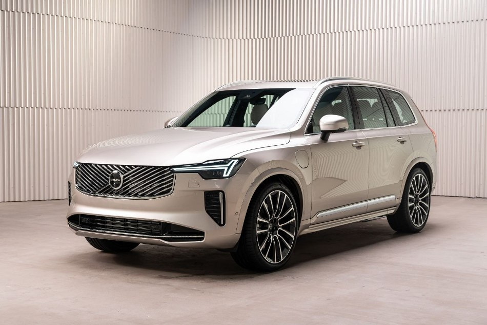 Test av uppdaterade Volvo XC90 i andra generationen 2025