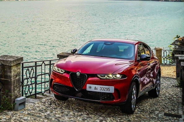 Alfa Romeo Tonale: test av den kompakta italienska crossovern