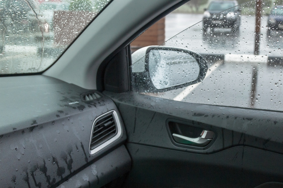 Så skyddar du bilen mot för mycket fukt