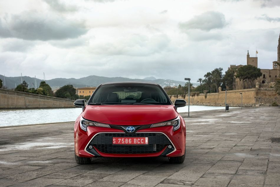 Test av halvkombin Toyota Corolla Hatchback Hybrid