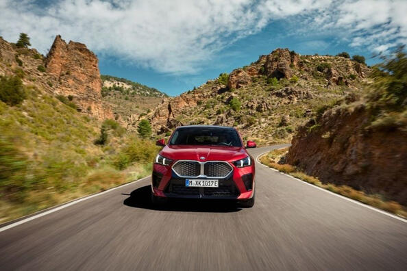 Test av den elektriska kompakta crossovern BMW iX2