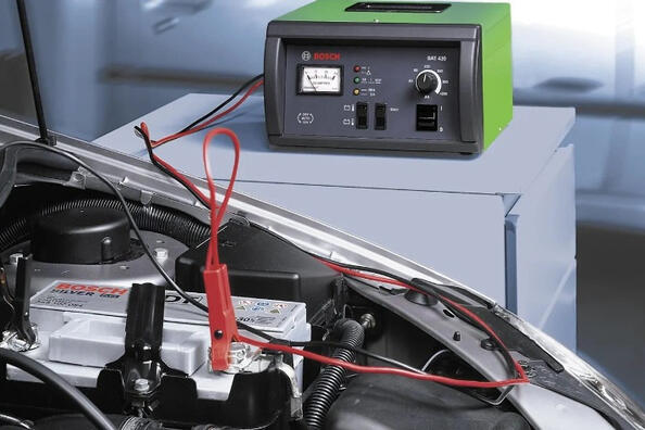 Varför bilbatteriet laddas långsamt: orsaker och lösningar