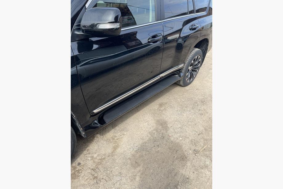 Lexus GX460 2009–2023 Sidosteg (2 st, aluminium) Svart färg (svart sidosteg) Foto 10