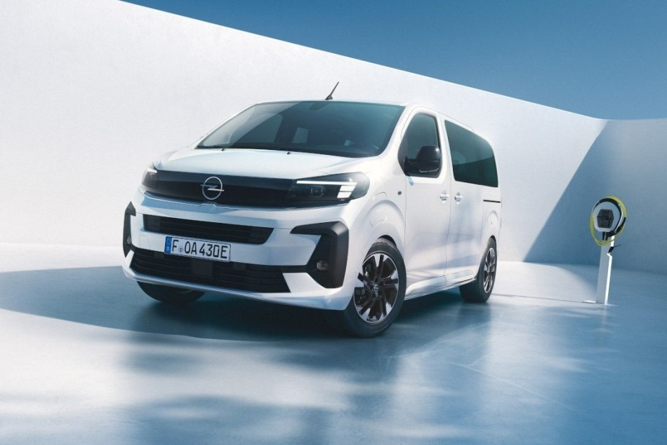 Test av den elektriska minibussen Opel Zafira Electric 2024