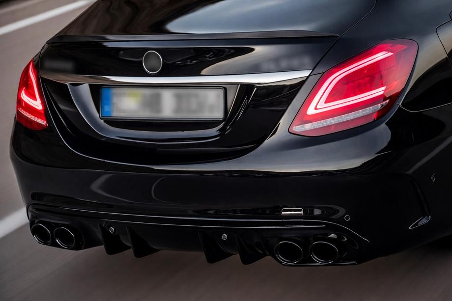 Mercedes C-class W205 2014–2021 Bakre diffuser med avgasutblås (Design C43) Image