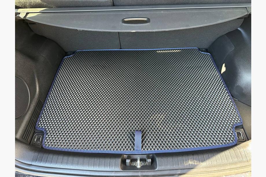 Kia Niro 2016–2021 EVA bagagerumsmatta (E-Niro 2018-2022, med subwoofer, svart) Image