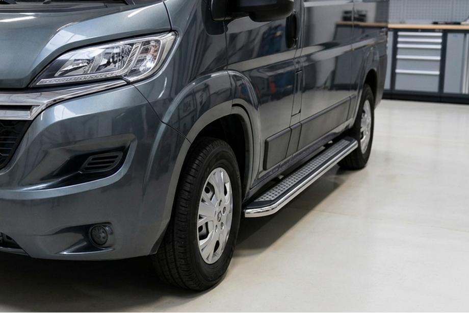 Opel Movano 2021– Sidosteg Maydos V2 (2 st, aluminium/rostfritt stål) Kort hjulbas Image