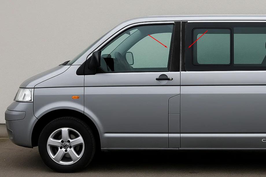 Volkswagen T5 Transporter 2003–2010 Kromade dörrstolpskåpor EuroCap Foto 1