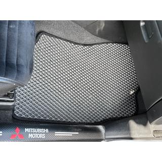 EVA bilmattor (svarta) Mitsubishi Outlander 2001–2006 foto 3