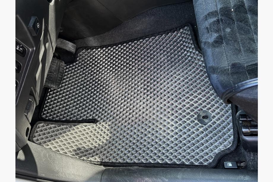 Mitsubishi Outlander 2001–2006 EVA bilmattor (svarta) Image