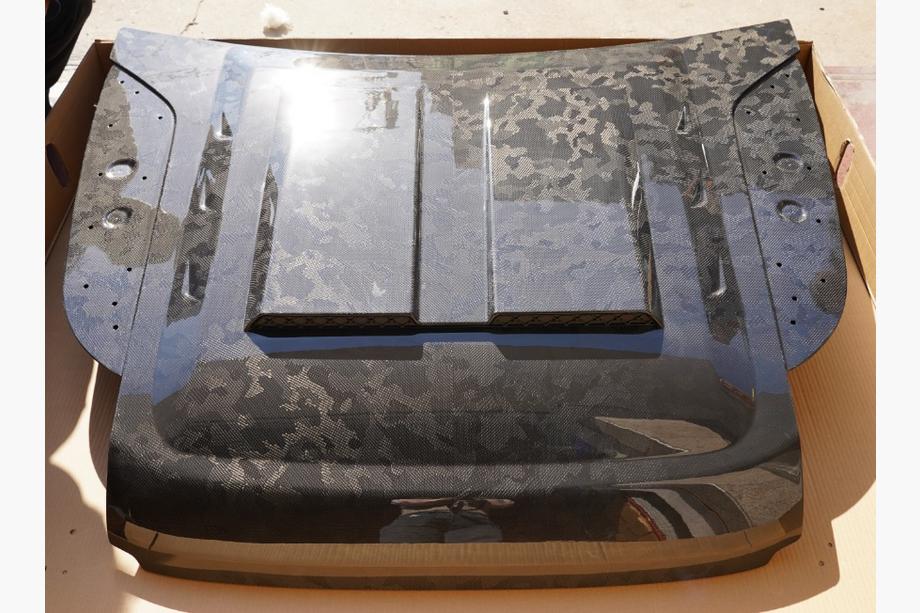 Land Rover Defender 2019– Kolfiberhuv (smitt kolfiber) Image