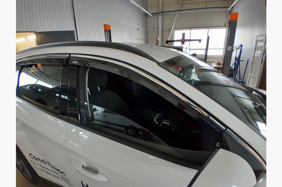Hyundai Tucson NX4 2021– Vindavvisare med kromlist Niken Luxury (4 st) Image