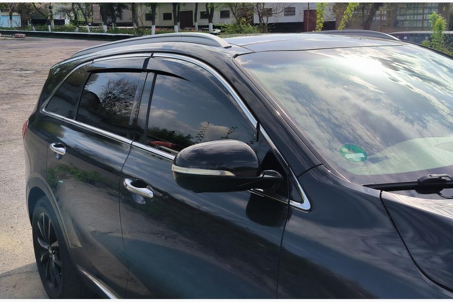 Kia Sorento III UM 2014–2020 Vindavvisare med kromlist Niken Luxury (4 st) Image