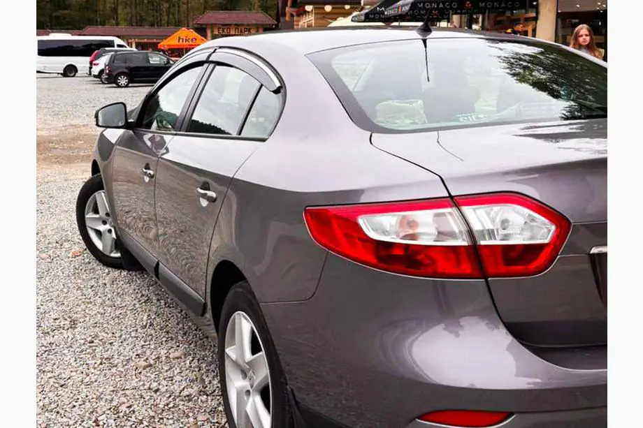 Renault Fluence 2009–2016 Vindavvisare med kromlist Niken Luxury (4 st) Foto 7