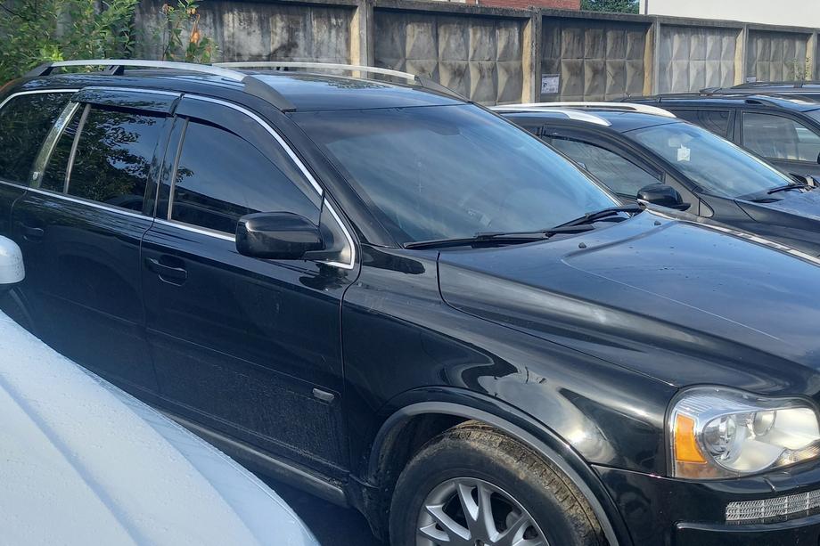 Volvo XC90 2002–2014 Vindavvisare med kromlist Niken Luxury (4 st) Image