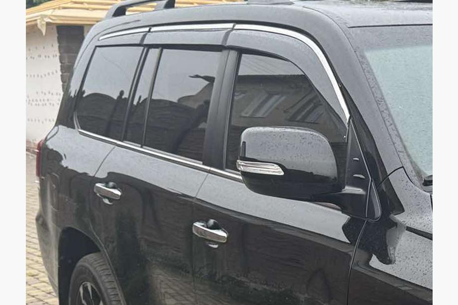 Lexus LX570/450d 2008–2022 Vindavvisare för sidorutor med kromlist Niken Luxury (2008-2015, 6 st) Image