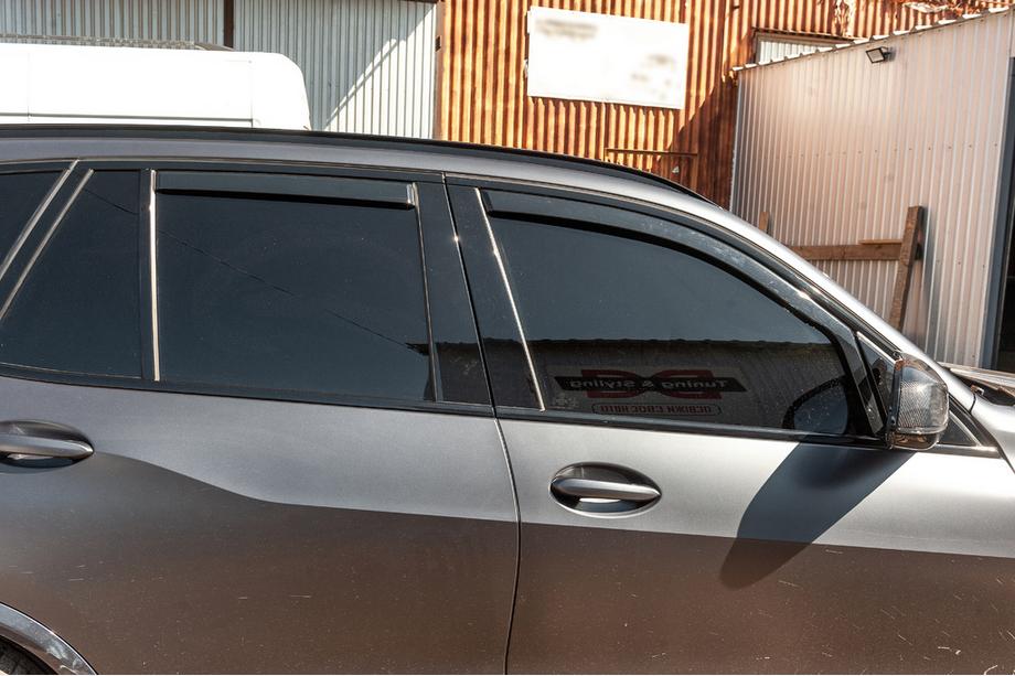 BMW X5 G05 2019–2026 Vindavvisare, insticksmodell Niken Luxury (4 st) Foto 8