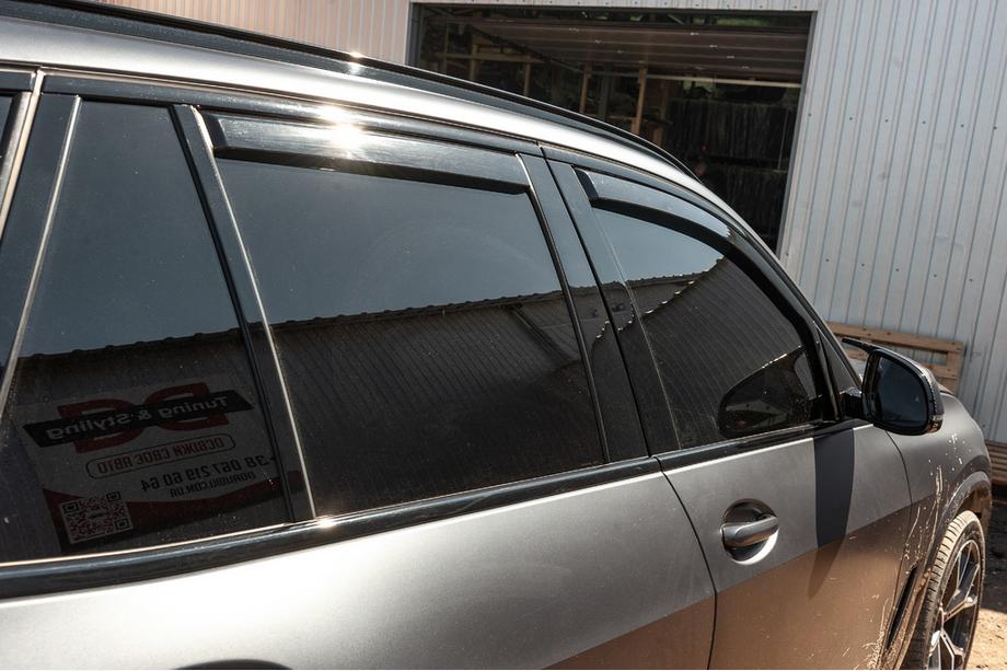 BMW X5 G05 2019–2026 Vindavvisare, insticksmodell Niken Luxury (4 st) Foto 7