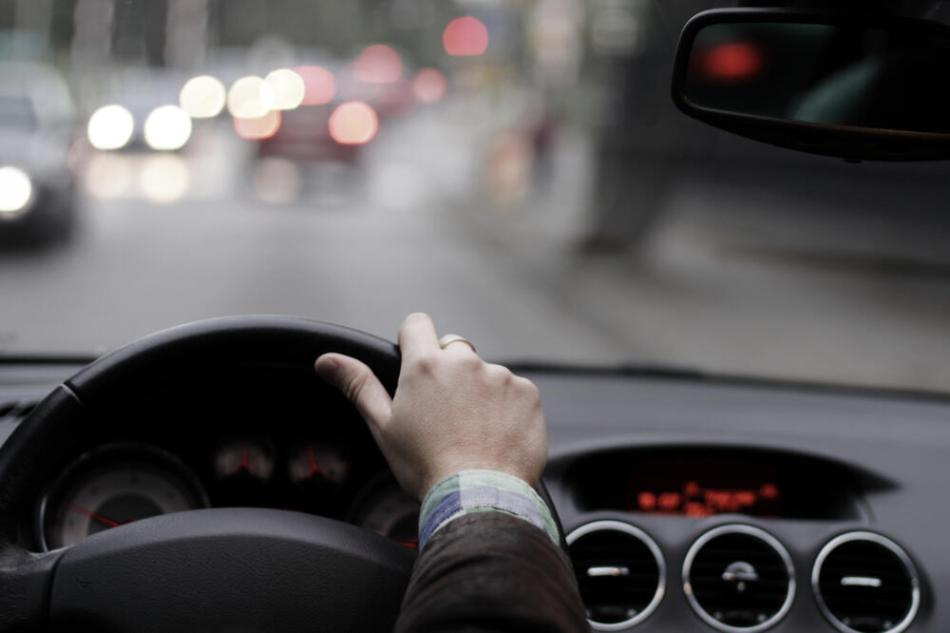 Bilvett: så beter du dig i trafiken och vid parkering