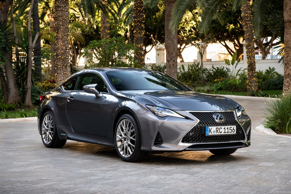 Genomgång av faceliftet på första generationens Lexus RC