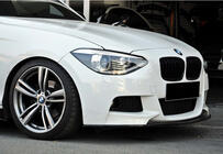 BMW 1-serien F20/F21 2011–2019 DPT V-3 frontläpp (för M Performance Style, blanksvart) foto 2