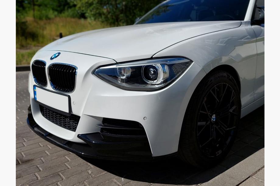 BMW 1-serien F20/F21 2011–2019 Frontläpp splitter DPT V-1 (för M Performance, blanksvart, 2 st) Foto 5