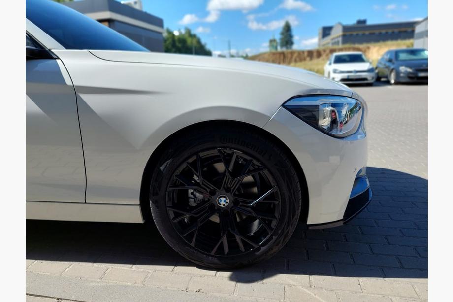 BMW 1-serien F20/F21 2011–2019 Frontläpp splitter DPT V-1 (för M Performance, blanksvart, 2 st) Foto 10